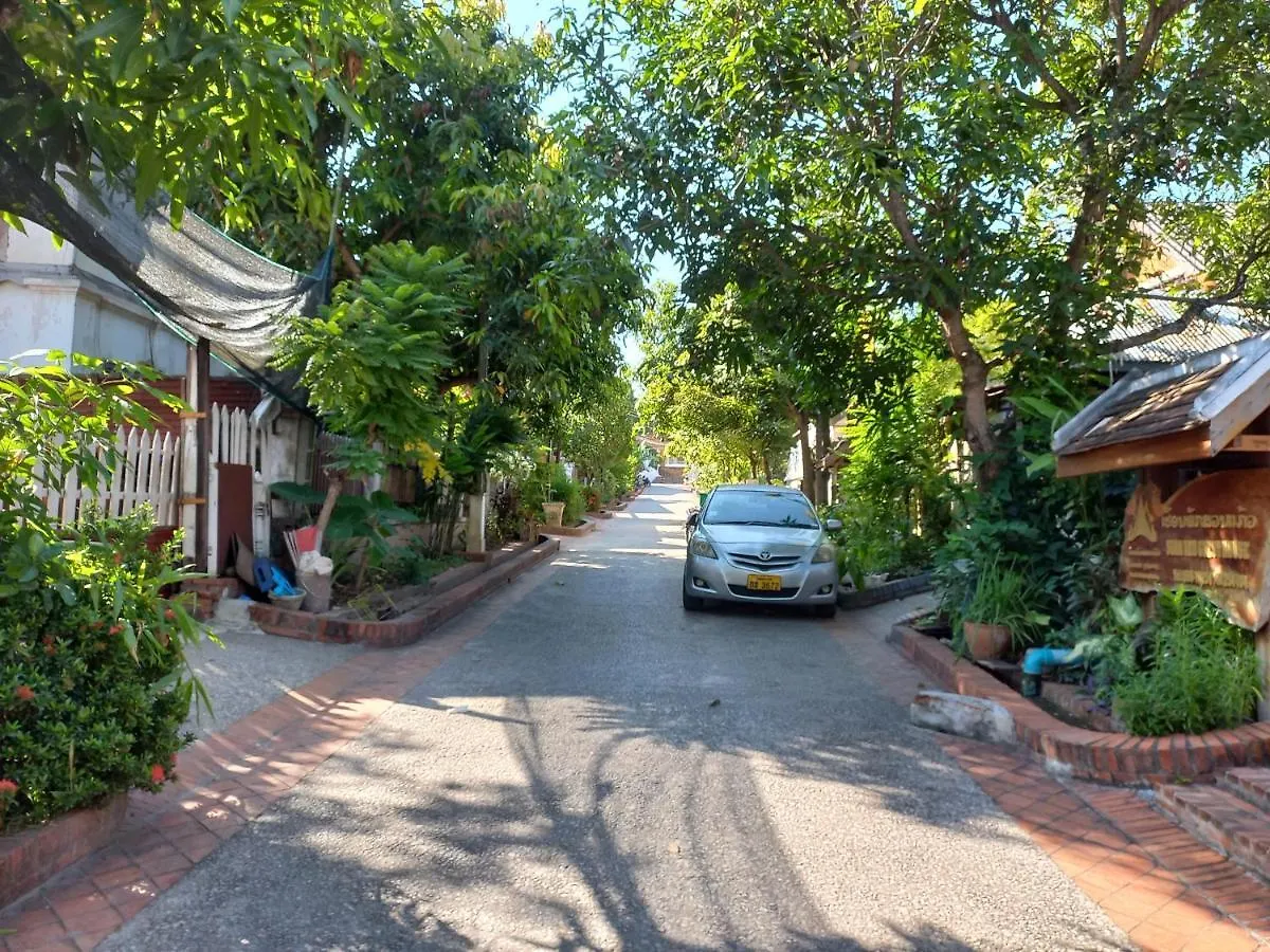 Watthat & Maladress Guesthouse Luang Prabang Guest house